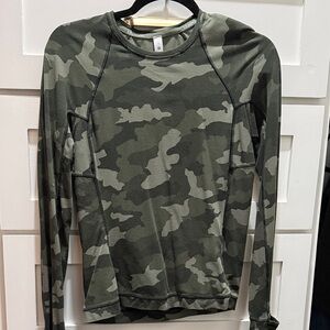 Lululemon Athletica Green Camouflage Long Sleeve Top